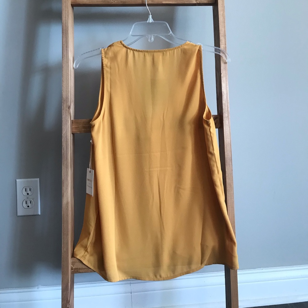 NWT Work Top - Picture 2 of 2